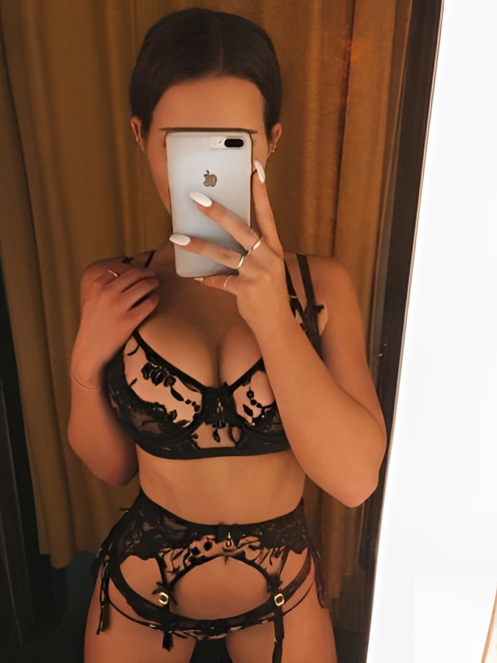 Сабина привлекальеная девушка из Ленинска-кузнецкого цена от 2000 руб