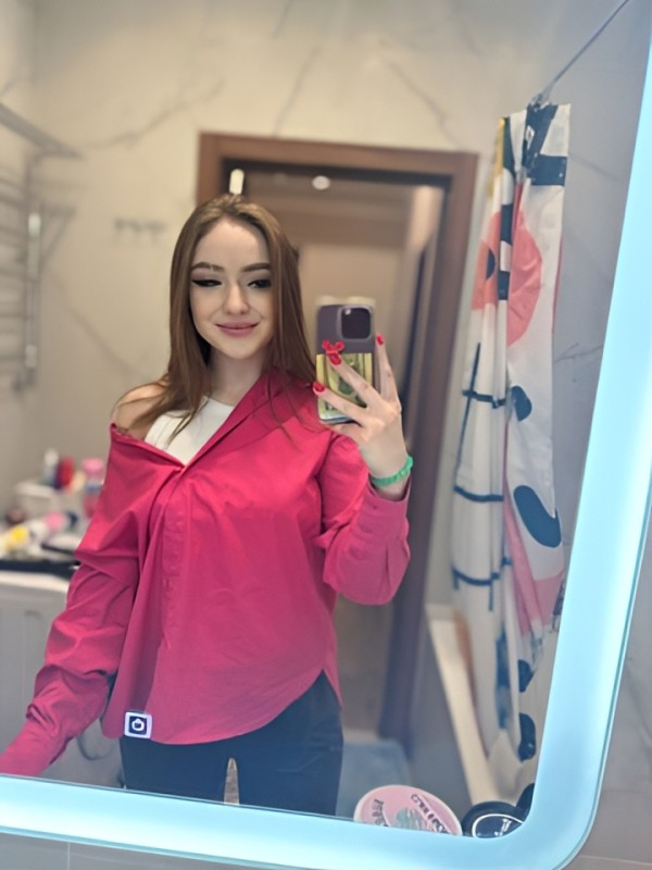 Арина привлекательная девушка из Ленинска-кузнецкого цена от 2500 руб