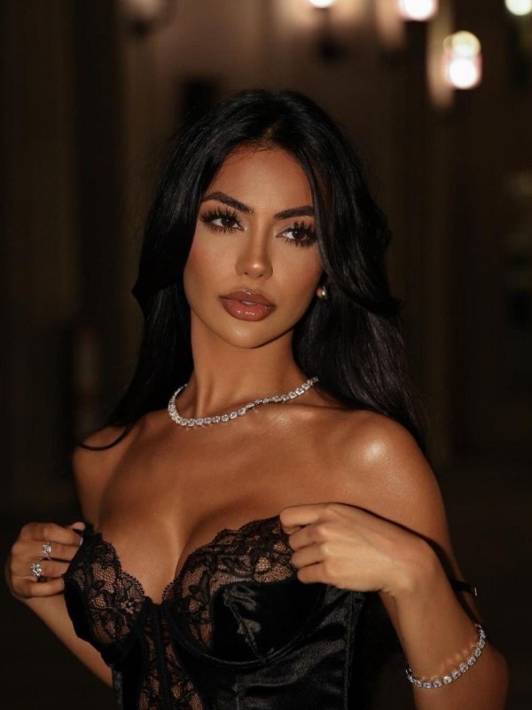 Милана привлекательная девушка из Ленинска-кузнецкого цена от 4000 руб